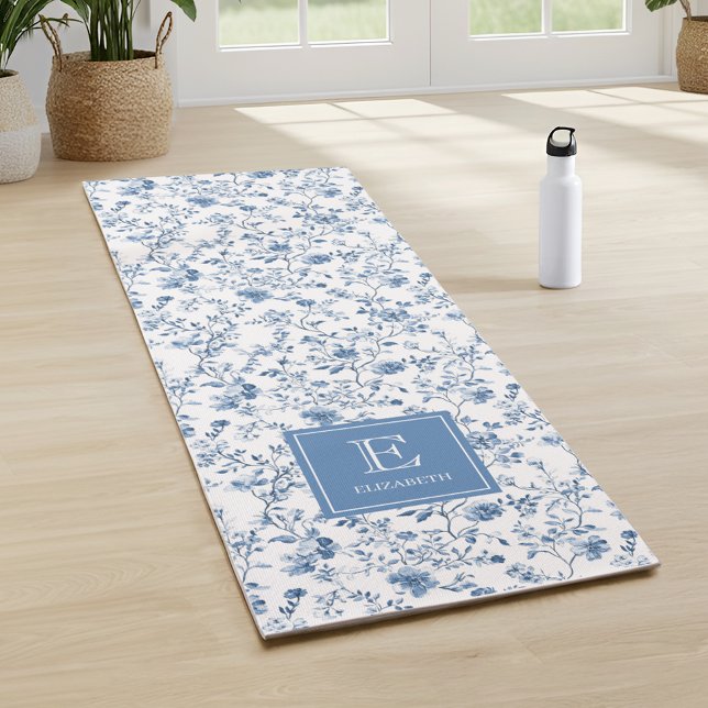 Tapis De Yoga Elegant Blue French Toile Pattern Monogram Name  (Elegant blue french toile pattern with monogram name emblem - a perfect style for yoga)