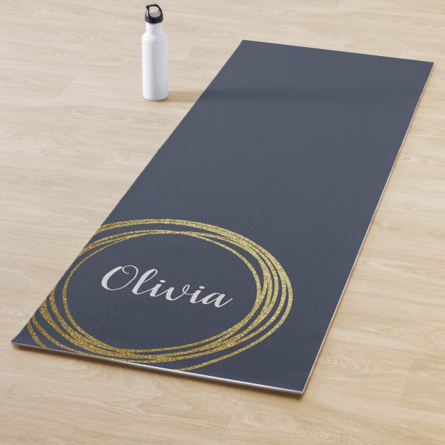 Tapis De Yoga Elégant Cercle Or Personnalisé Marine Bleu Personn (En situation)