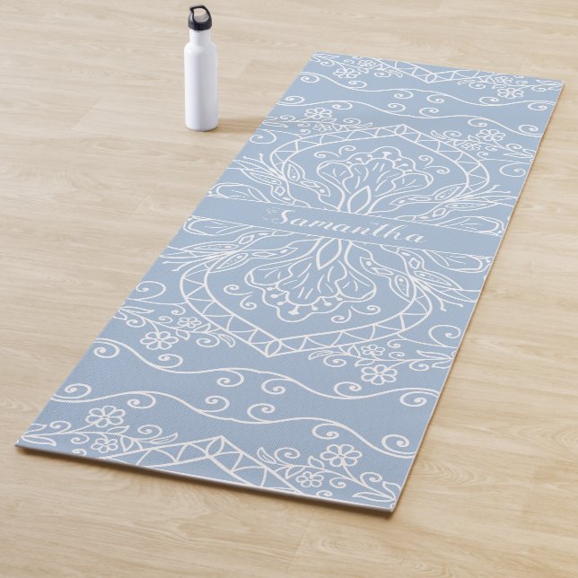 Tapis De Yoga Élégant Mandala moderne Monogramme bleu clair (En situation)