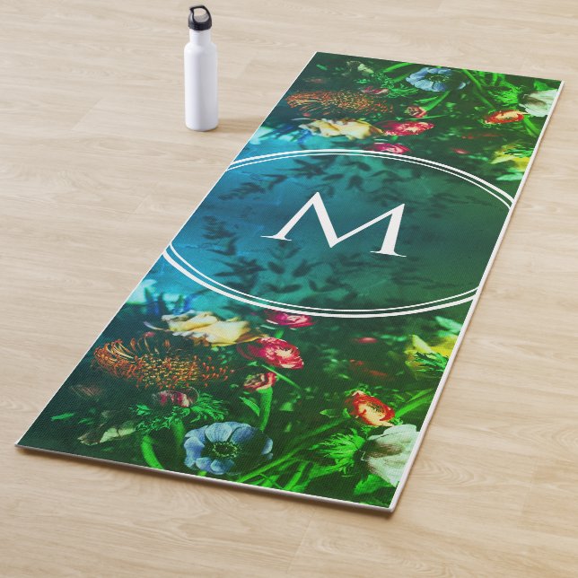 Tapis De Yoga Élégant Monogramme VERT Bouquet Floral (En situation)