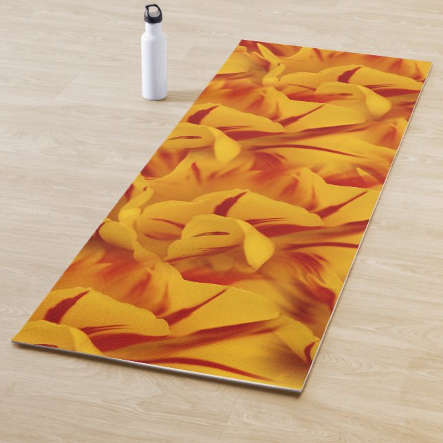 Tapis De Yoga Élégant Monsella Tulip en or rouge à deux tons (En situation)