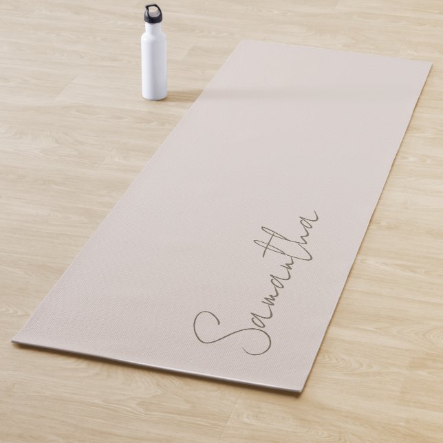 Tapis De Yoga Élégant Nom Personnalisé Beige clair (En situation)