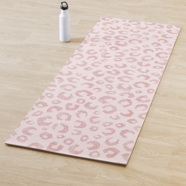Tapis De Yoga Élégant Rose Parties scintillant d'or Leopard Moti (En situation)
