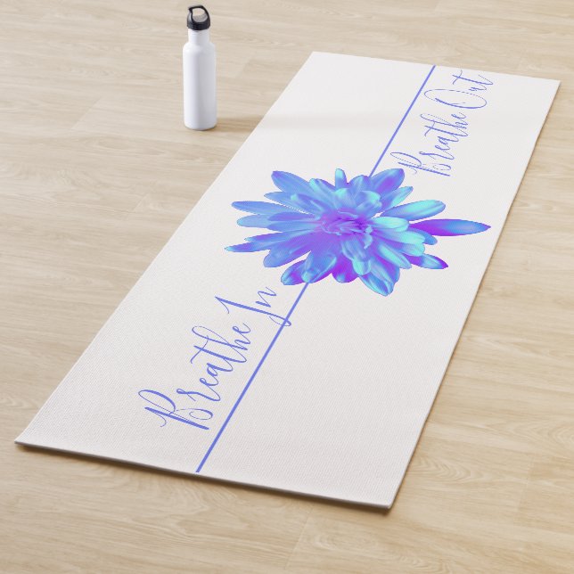 Tapis De Yoga Élégante fleur florale violette bleu (En situation)