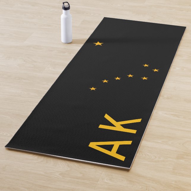 Tapis De Yoga Étoiles du drapeau Alaska Noir (En situation)
