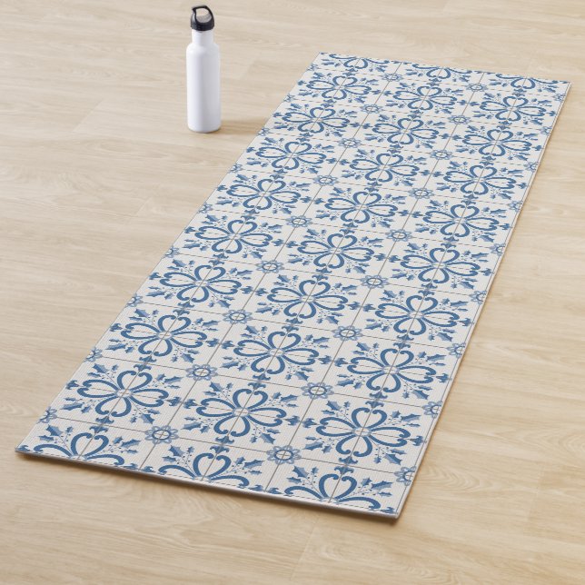 Tapis De Yoga Feuilles saints de Noël et pétales de fleurs (En situation)