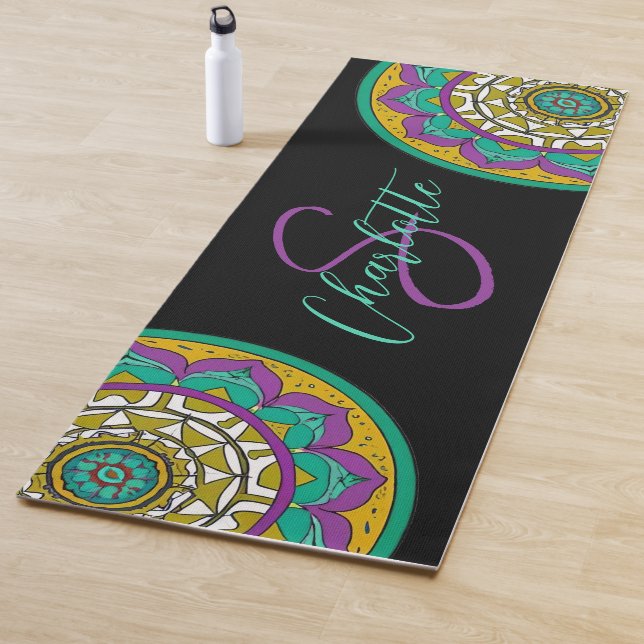 Tapis De Yoga Fleur violette et verte Mandala Monogram Yoga Mat (En situation)