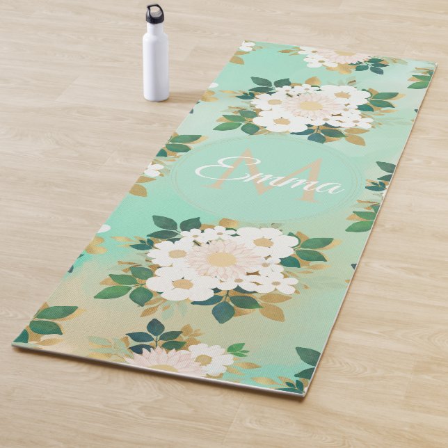 Tapis De Yoga Fleurs blanches romantiques Conception de l'aquare (En situation)