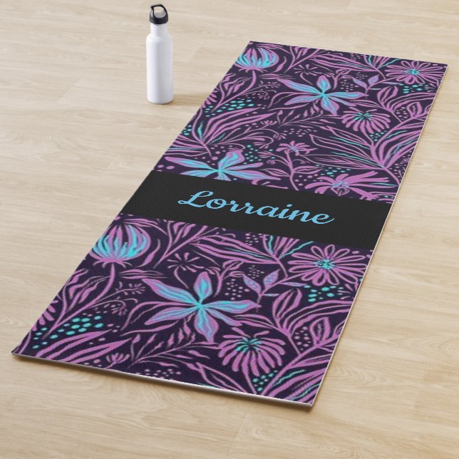 Tapis De Yoga Fleurs de néon bleu et violet (En situation)