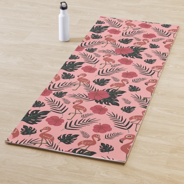 Tapis De Yoga Fleurs motifs et feuilles flamands roses (En situation)