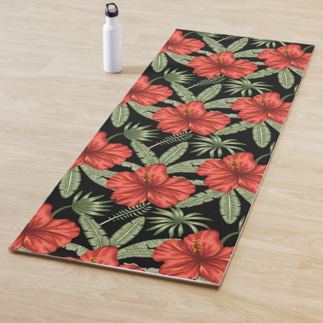 Tapis De Yoga Fleurs tropicales rouges sans coutures motif vert  (En situation)