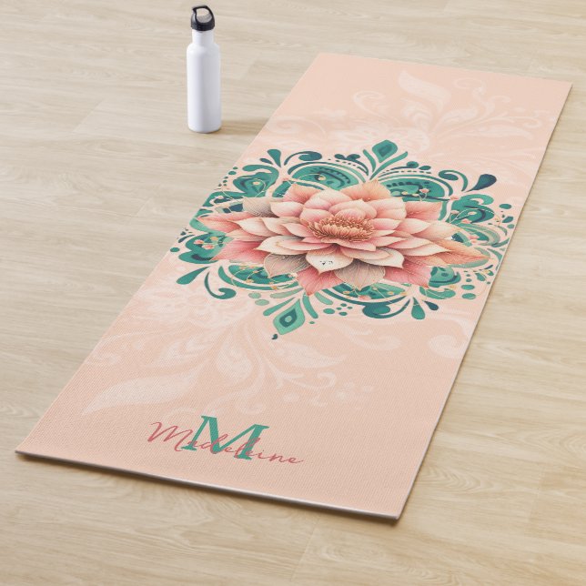 Tapis De Yoga Floral Mandala Peach Rose Vert Chic Nom Monogramme (En situation)