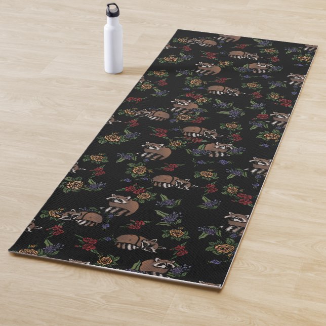 Tapis De Yoga Floral Raccoons mignon couchant Motif (En situation)