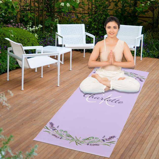 Tapis De Yoga Floraux de violet de lavande nom initiales monogra (Créateur téléchargé)