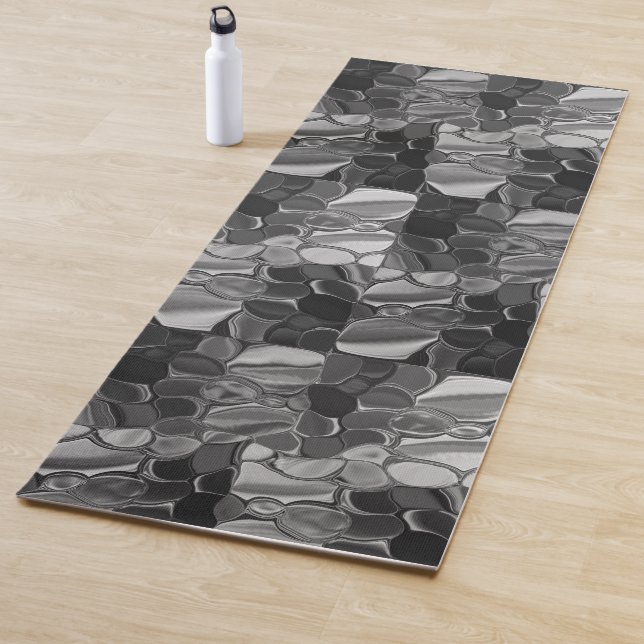 Tapis De Yoga Formes gris clair et arrondies foncées. (En situation)