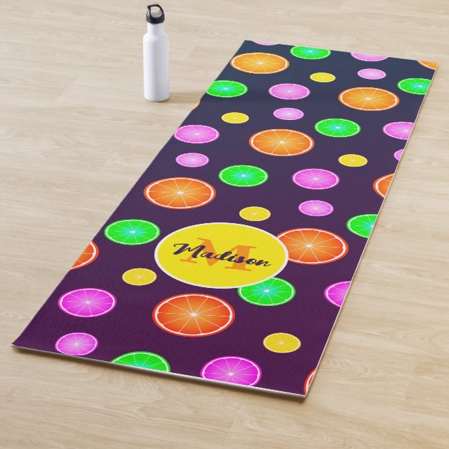 Tapis De Yoga Fruit citron orange motif Monogram (En situation)