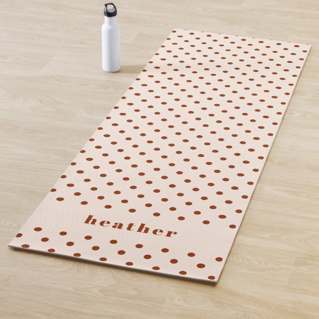Tapis De Yoga Fun Terracotta moderne Nom des Pois (En situation)