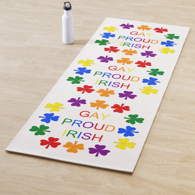 Tapis De Yoga Gay Fier Irlandais LGBT Rainbow Shamrocks (En situation)