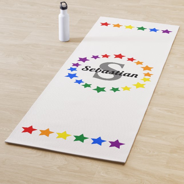 Tapis De Yoga Gay pride LGBT contemporain Stars Monogramme & Nom (En situation)