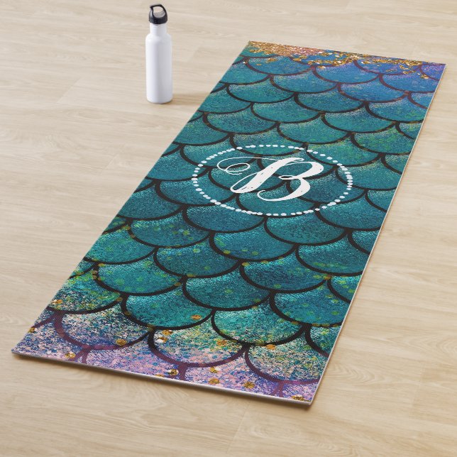 Tapis De Yoga Glam Mermaid Balances de poisson Turquoise violet  (En situation)