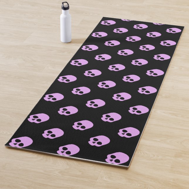 Tapis De Yoga Gote Goth Crânes roses (En situation)