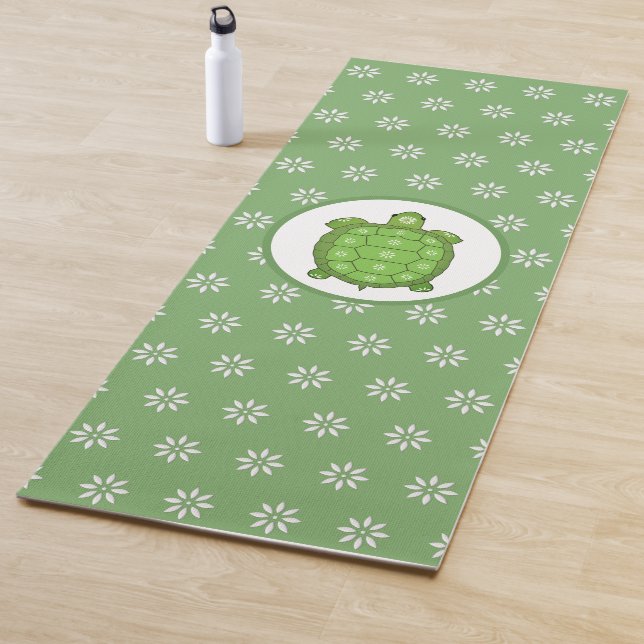 Tapis De Yoga Grande tortue et fleurs blanches sur la chaux vert (En situation)