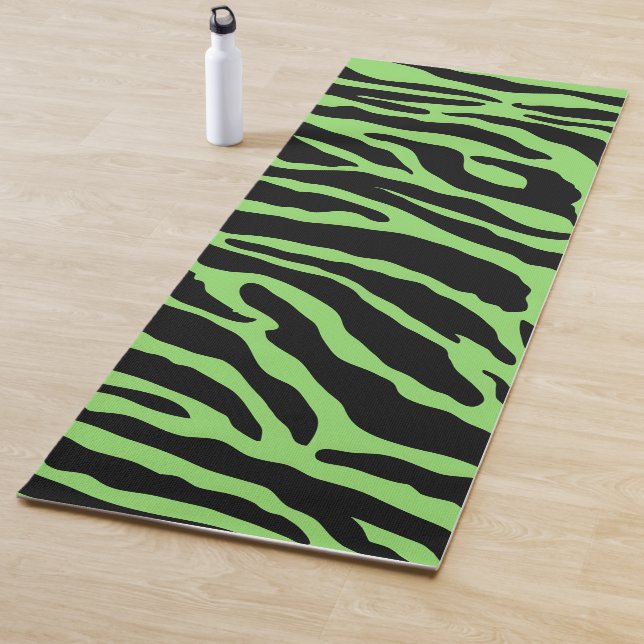 Tapis De Yoga Grandes Posters de animaux vertes et noires (En situation)