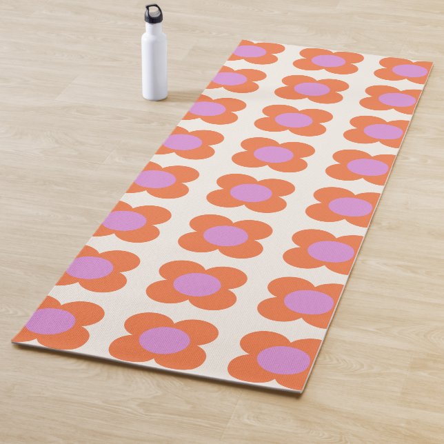 Tapis De Yoga Gras Retro Pop Motif rose et orange (En situation)