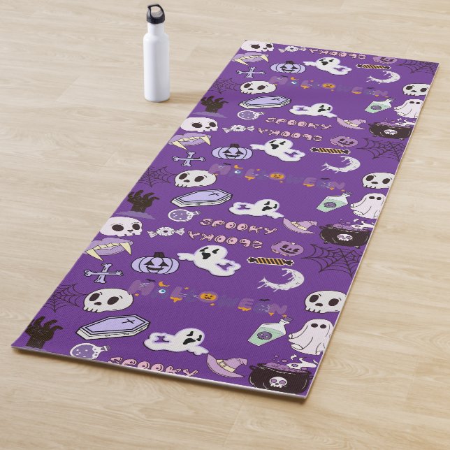 Tapis De Yoga Halloween violet (En situation)
