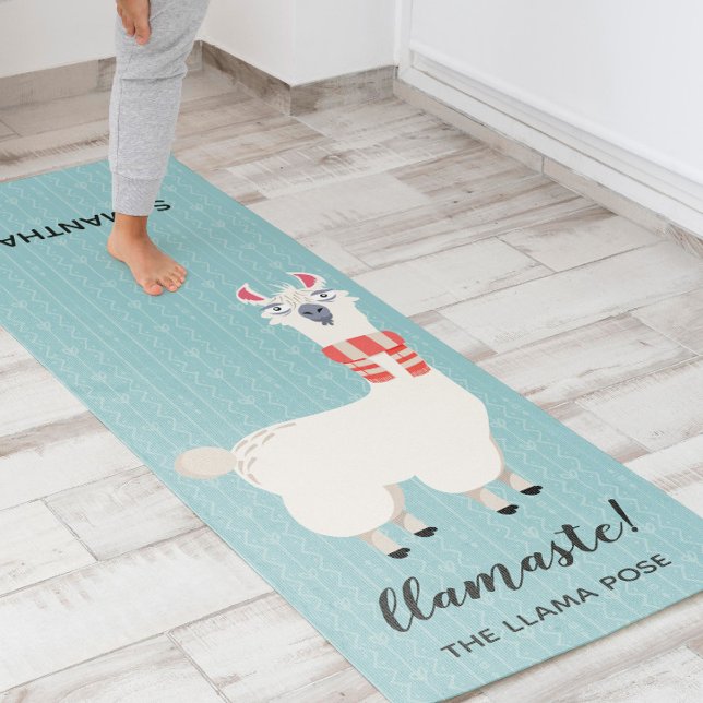 Tapis De Yoga Illustration Llamaste Green Llama (Start your yoga sessions with a smile and a playful twist! )