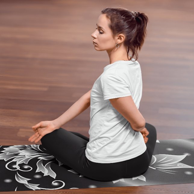 Tapis De Yoga Imaginaire Floral Noir Et Blanc Papillon Votre Nom (Créateur téléchargé)