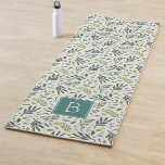 Tapis De Yoga Jardin Whimsy Verdure Monogramme<br><div class="desc">Tapis de yoga imprimé personnalisé avec votre monogramme initial ou autre texte. Ce joli design féminin présente un motif botanique fantaisiste aux couleurs turquoises bleu,  vert et aqua. Utilisez les outils de conception pour modifier les polices et les couleurs monogrammes ou télécharger vos propres photos.</div>