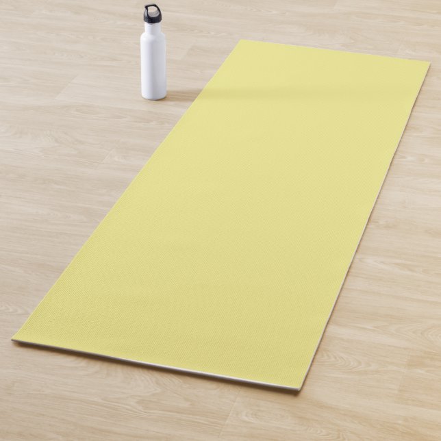 Tapis De Yoga Jaune clair et solide (En situation)