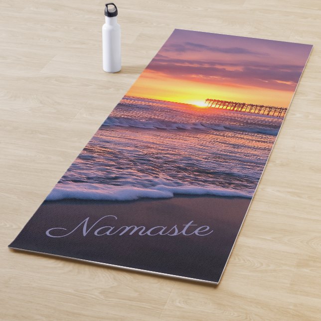 Tapis De Yoga Joli California Beach Pier coucher de soleil été (En situation)