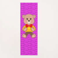 Joli ours en peluche sur fond géométrique rose