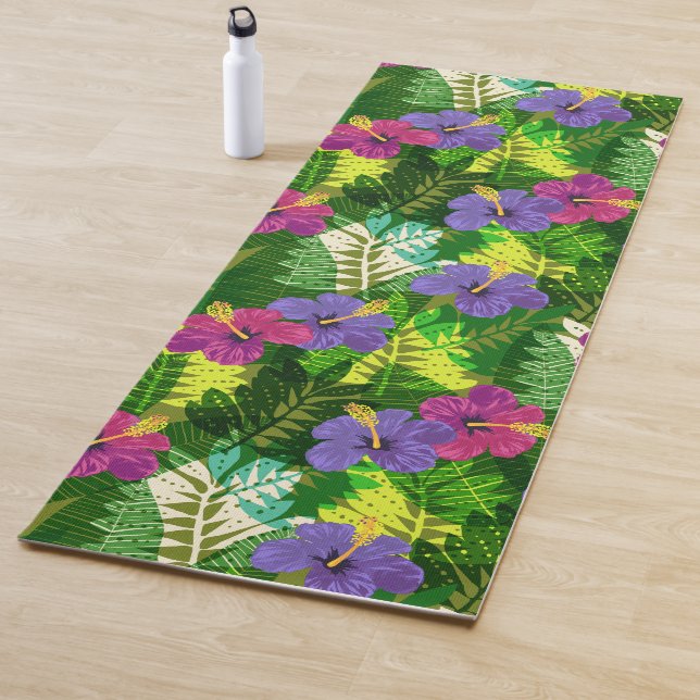 Tapis De Yoga Kauai Jungle Hawaiian Hibiscus and Palms - Fuchsia (En situation)