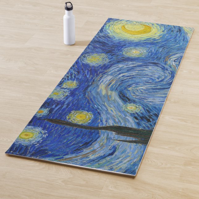 Tapis De Yoga La nuit étoilée, 1889 par Vincent van Gogh (En situation)