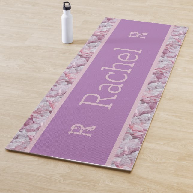 Tapis De Yoga Lavande rose Élégant Simple Minimal Monogramme (En situation)