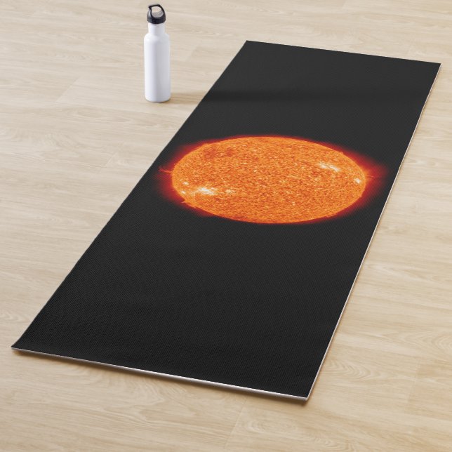Tapis De Yoga Le Soleil (Image De L'Espace) (En situation)