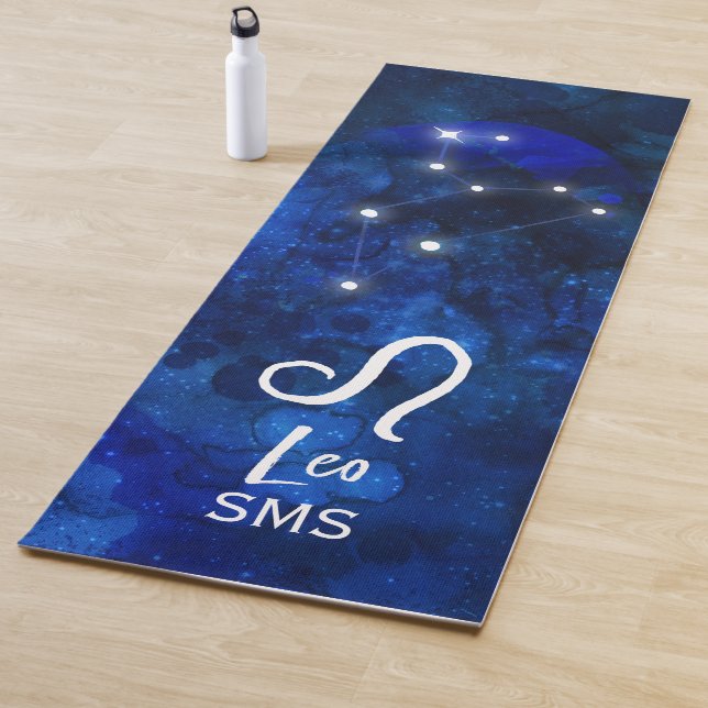 Tapis De Yoga Leo Zodiac Constellation bleu foncé Galaxie Monogr (En situation)