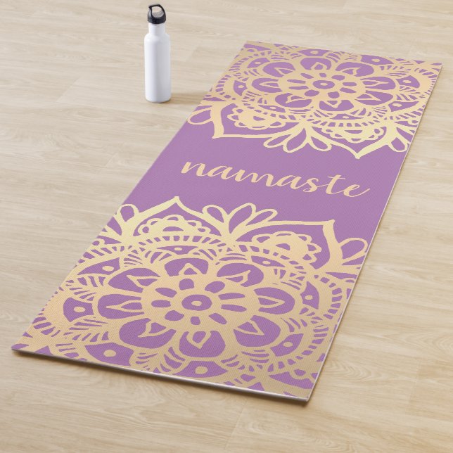 Tapis De Yoga Les fleurs de Namaste Purple et Gold Mandala (En situation)