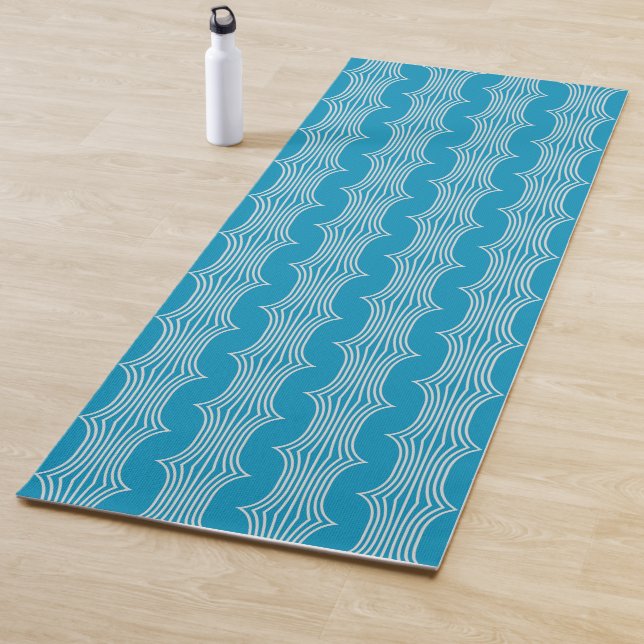 Tapis De Yoga Lignes blanches Abstraites rétro sur Motif bleu (En situation)