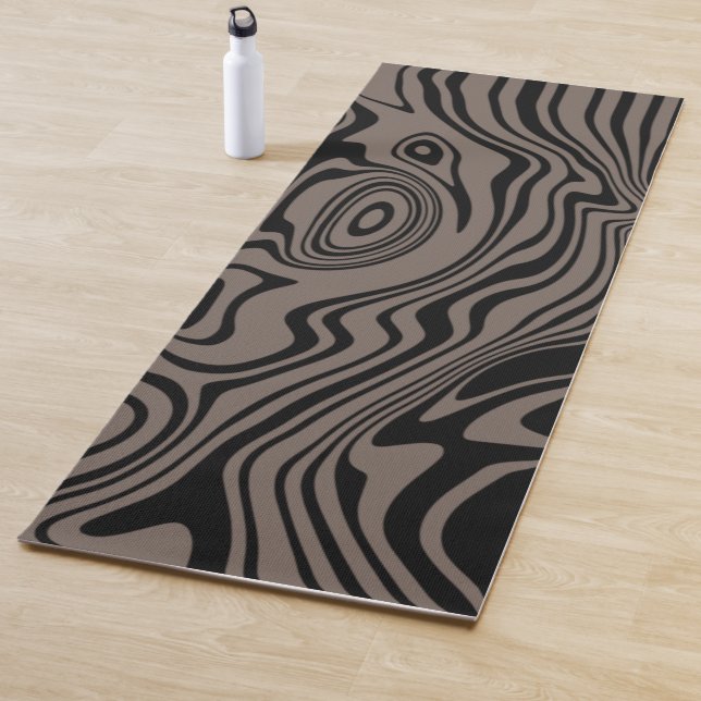 Tapis De Yoga Lignes noires et Brown Abstraites déformées - pers (En situation)