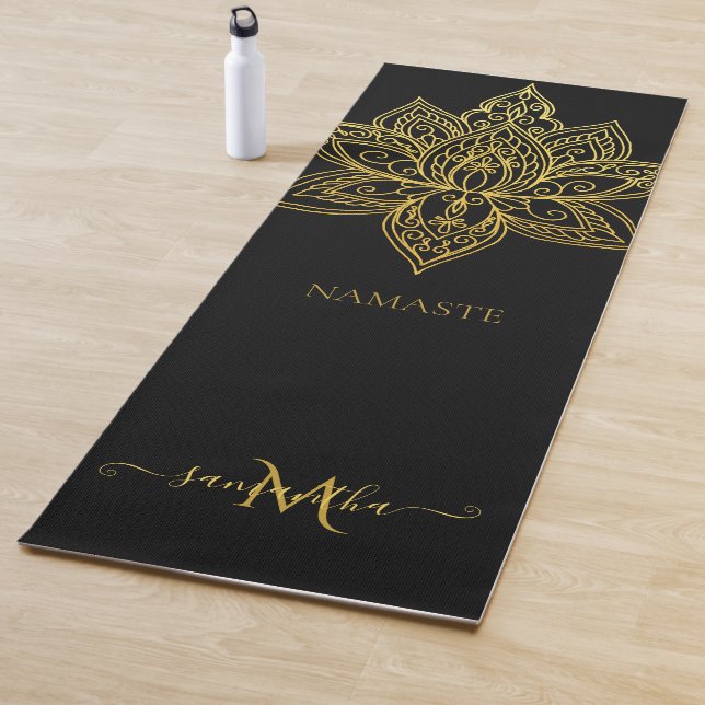 Tapis De Yoga Lotus Gold Mandala Monogramme élégant noir (En situation)