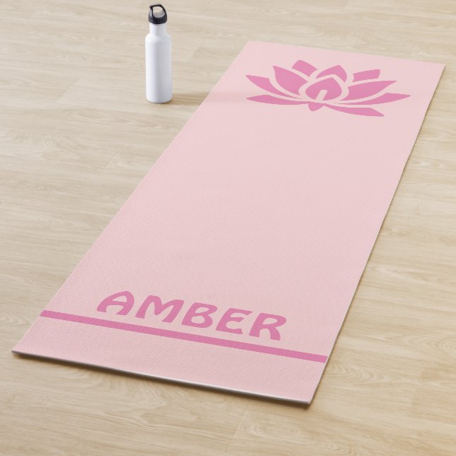 Tapis De Yoga Lotus personnalisé avec votre nom (En situation)