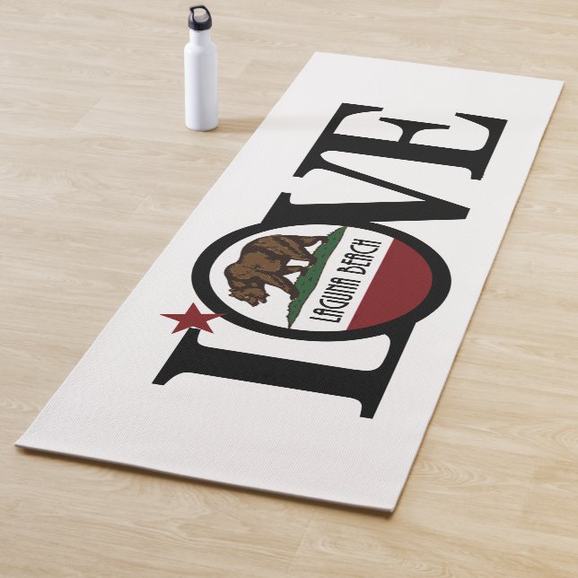 Tapis De Yoga LOVE Laguna Beach Californie (En situation)