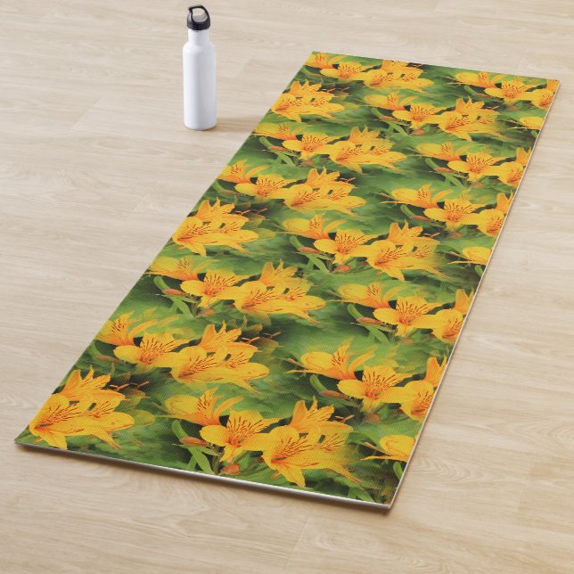 Tapis De Yoga Lys élégant des Incas / Alstroemeria jaune (En situation)