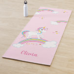 Tapis De Yoga Magique Arc-en-ciel Unicorn rose Personnalisé<br><div class="desc">Un mignon tapis de yoga à licorne rose présente des étoiles et des arcs-en-ciel. Personnalisez avec son nom pour faire un cadeau amusant pour une fille!</div>