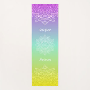 Tapis De Yoga Mandala avec nom dégradé arc-en-ciel turquoise iri