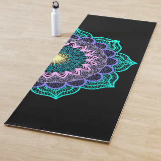 Tapis De Yoga Mandala Coloré sur Fond Noir